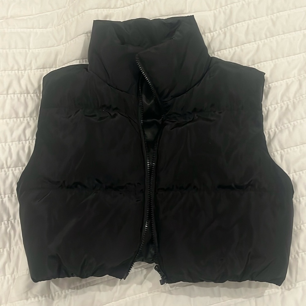 PUFFER VEST!!